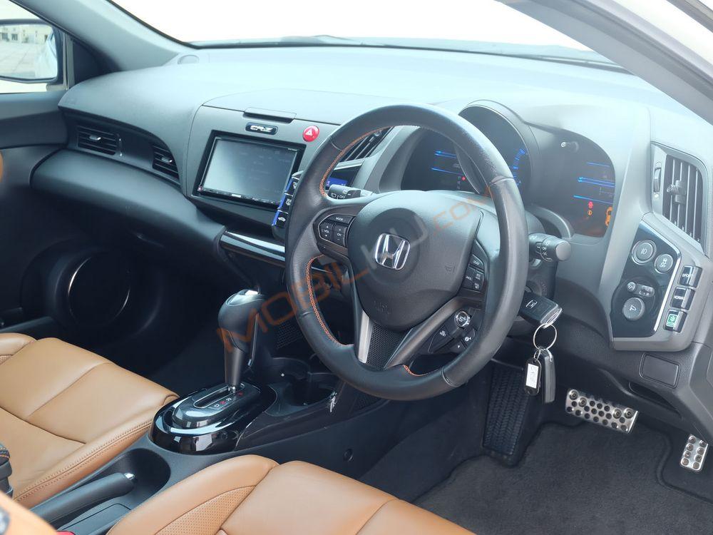 Mobil Honda CR-Z 2015