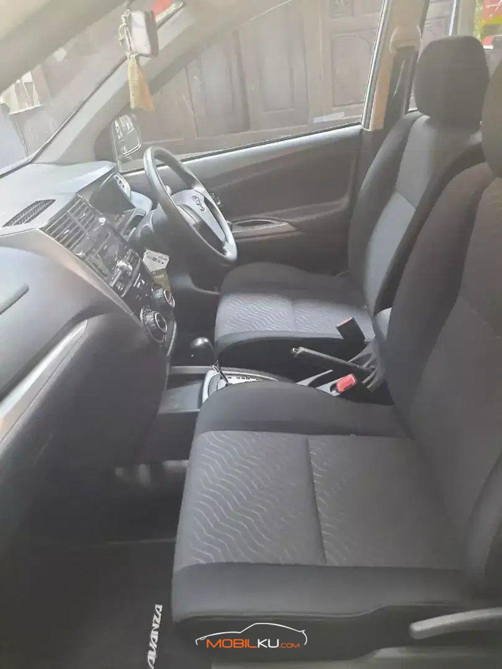 Mobil Toyota Avanza 2017