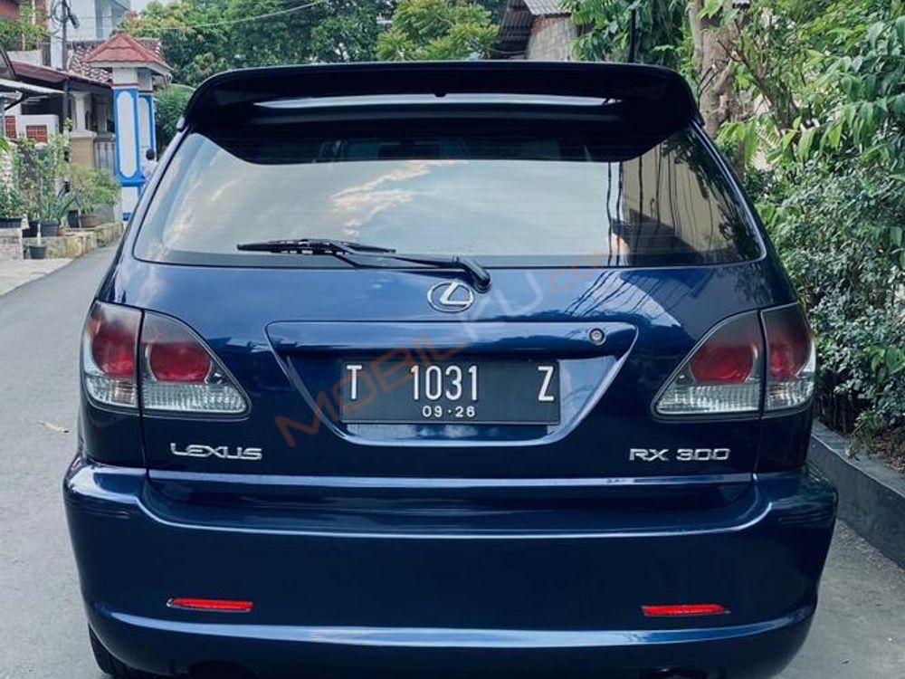 Mobil Toyota Harrier 2000