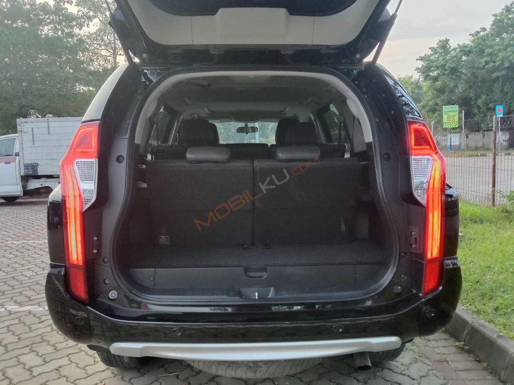 Mobil Mitsubishi Pajero 2017