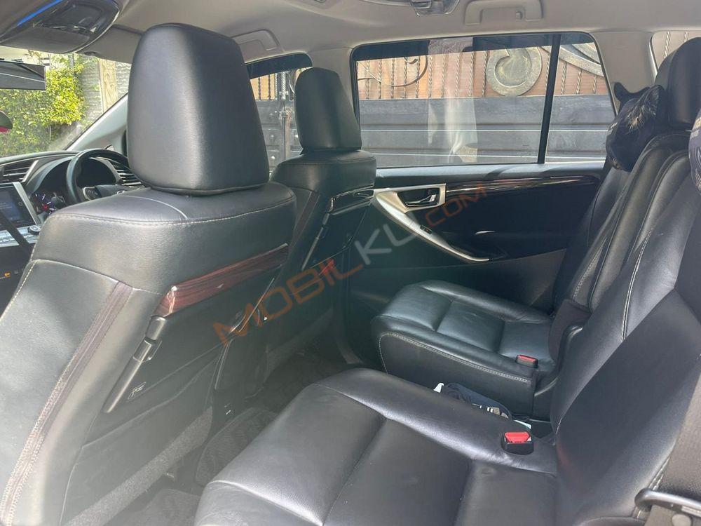 Mobil Toyota Kijang Innova 2017