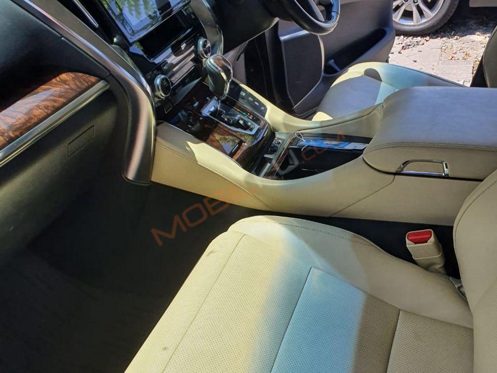 Mobil Toyota Alphard 2019
