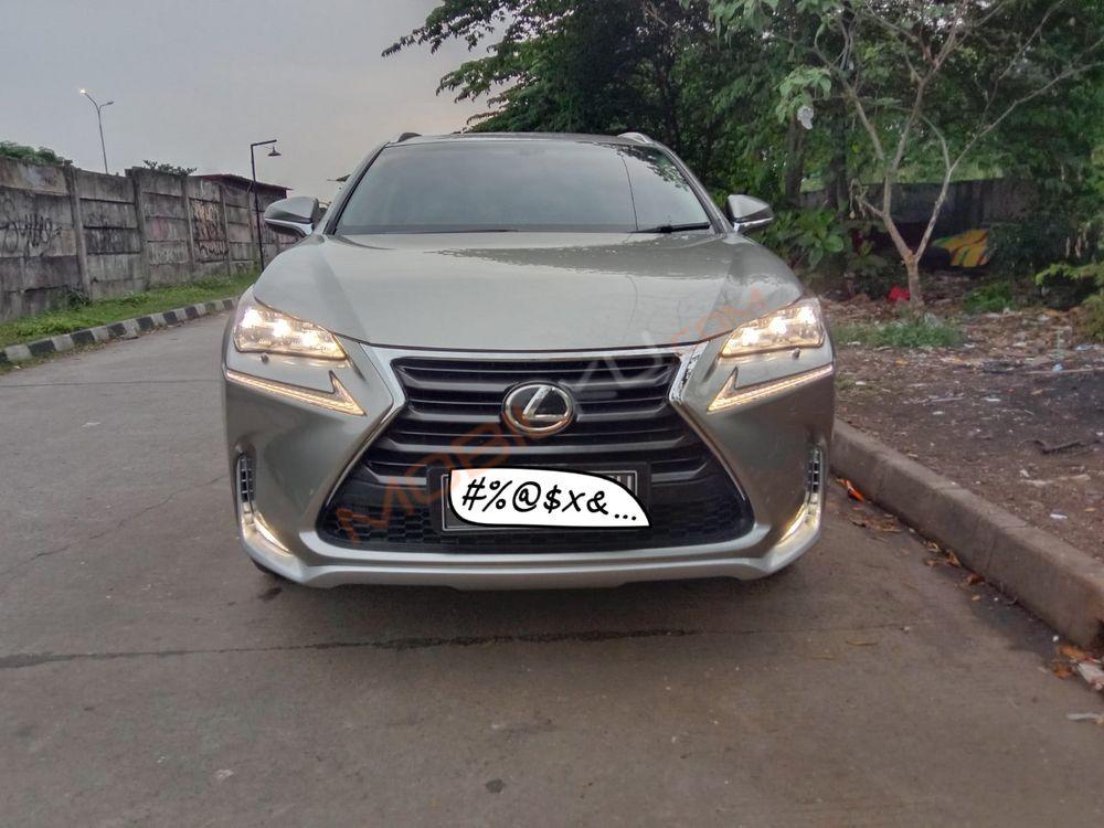 Mobil Lexus NX 2015