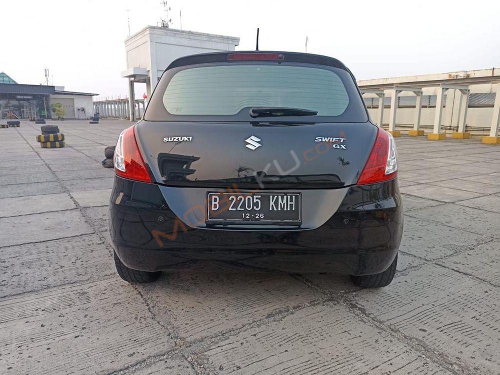 Mobil Suzuki Swift 2013