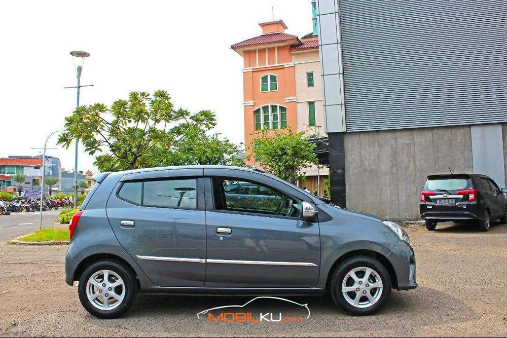 Mobil Toyota Agya 2014