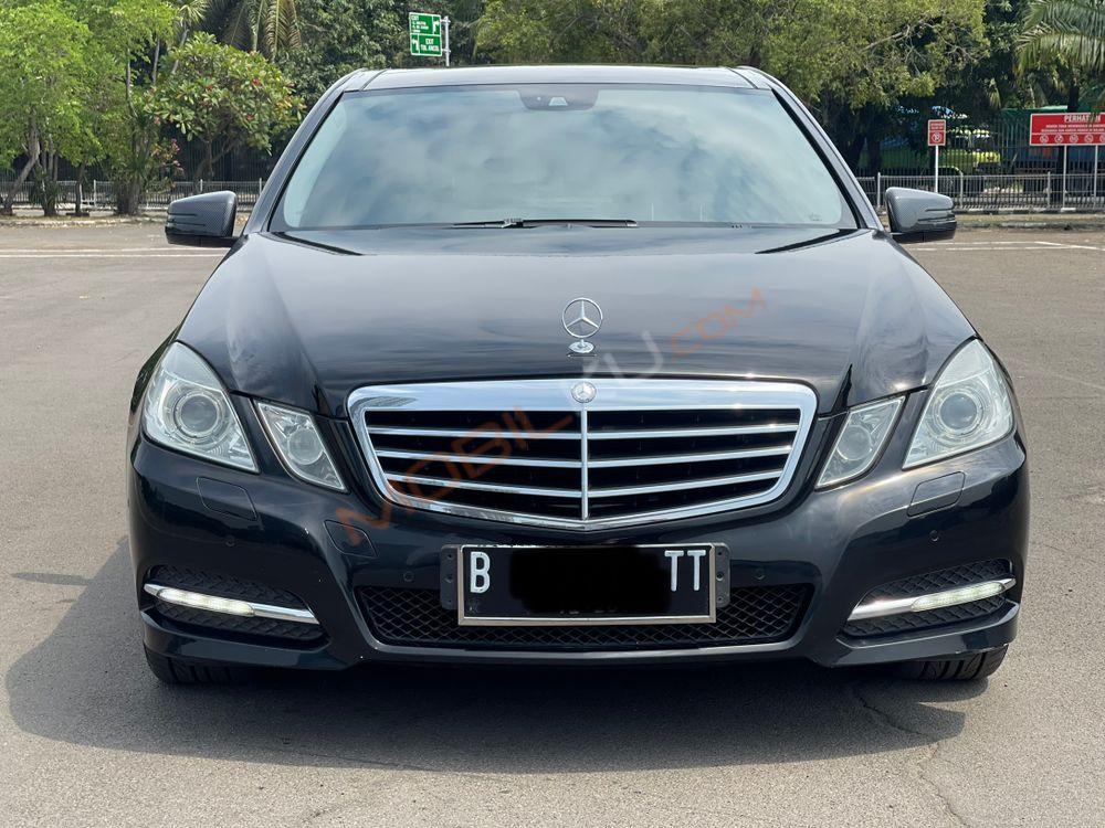 Mobil Mercedes-Benz E-Class 2011