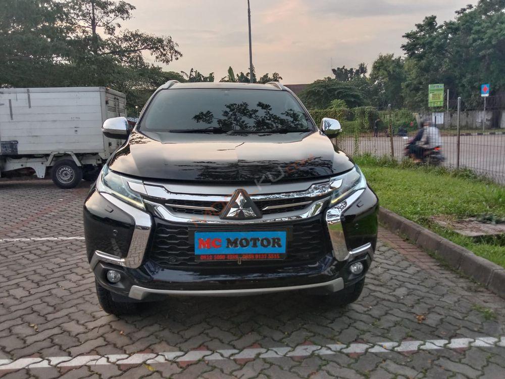 Mobil Mitsubishi Pajero 2017