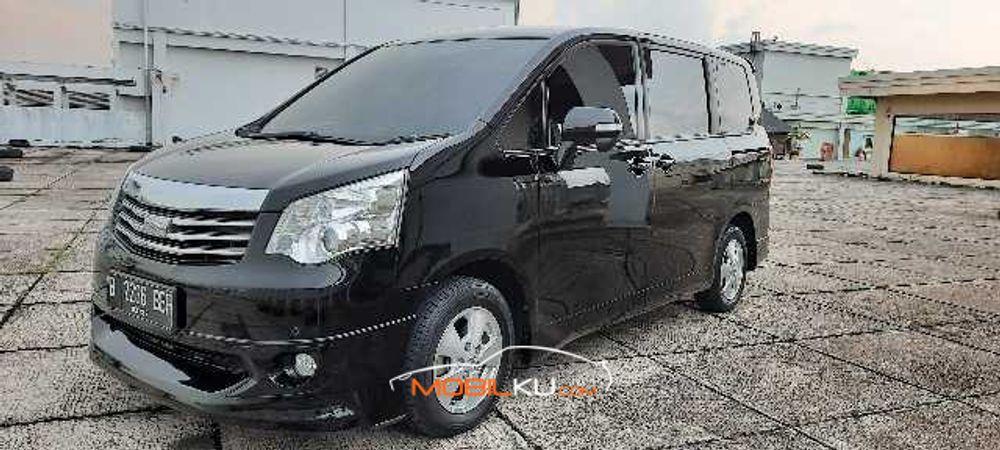 Mobil Toyota Nav1 2013