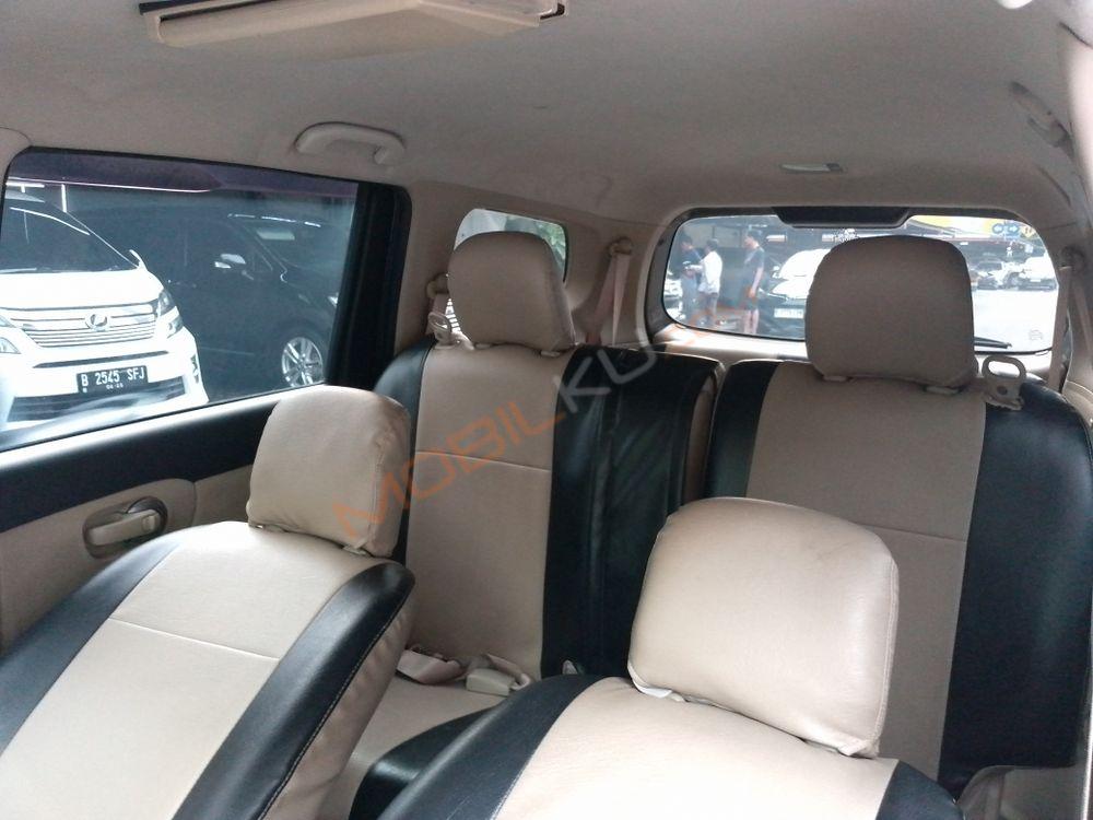 Mobil Nissan Livina 2015