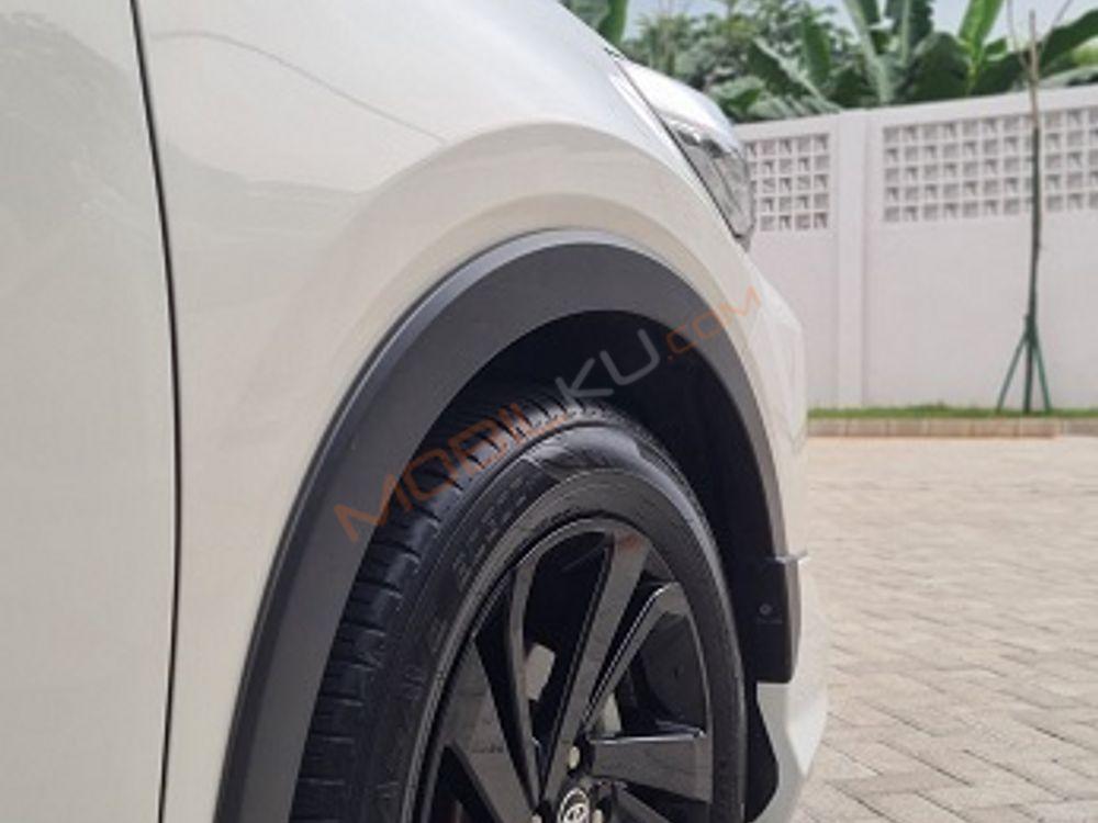 Mobil Toyota Raize 2021