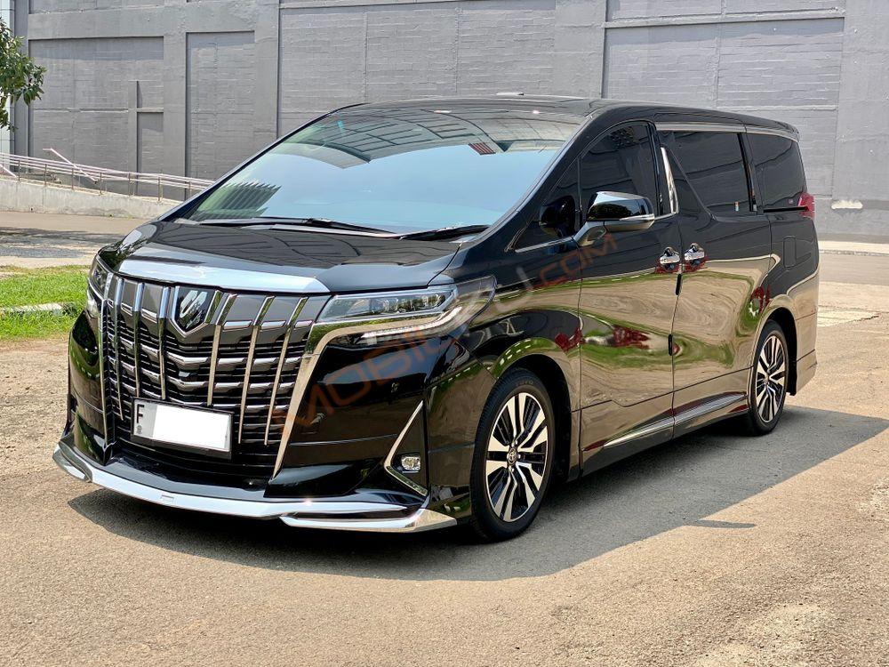 Mobil Toyota Alphard 2023