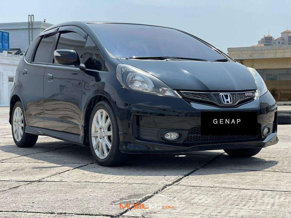 Mobil Honda Jazz 2013