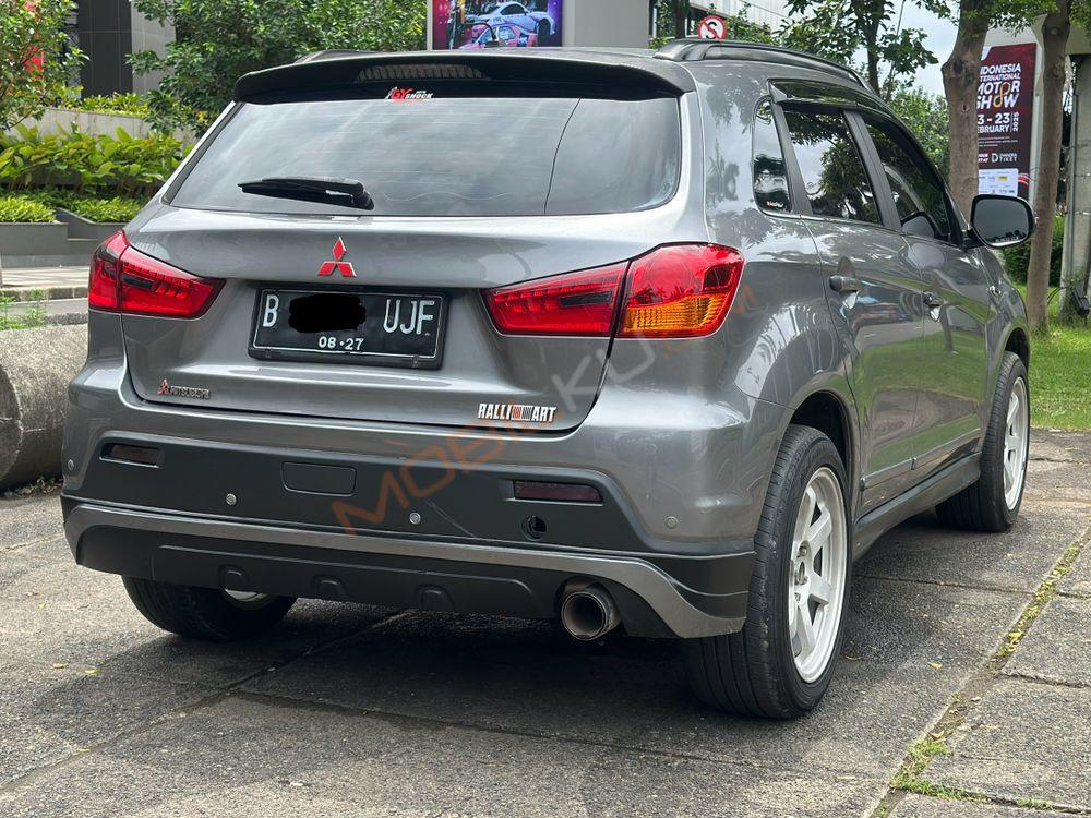 Mobil Mitsubishi Outlander Sport 2012