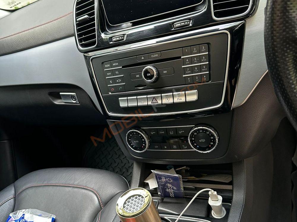 Mobil Mercedes-Benz GLE 2017