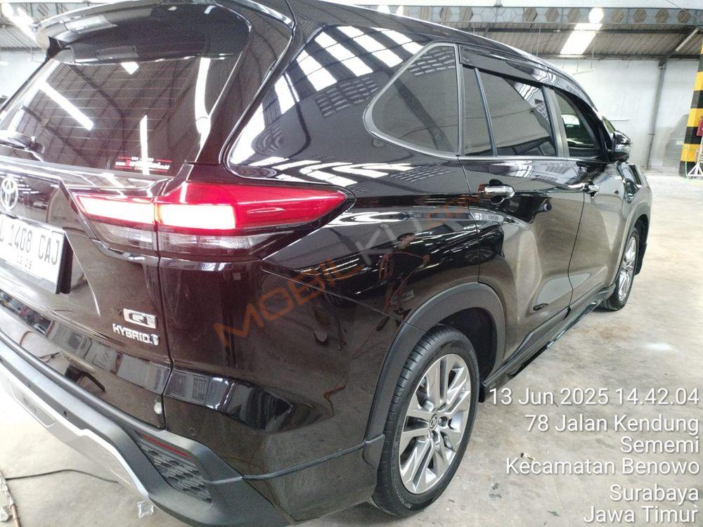 Mobil Toyota Kijang Innova Zenix 2023