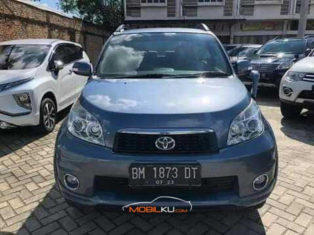 Mobil Toyota Rush 2012