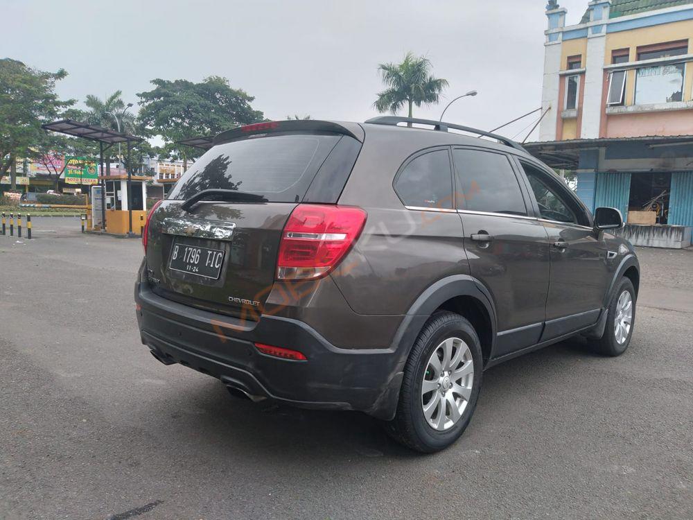 Mobil Chevrolet Captiva 2014