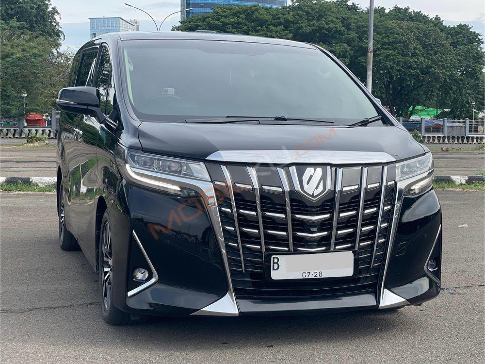 Mobil Toyota Alphard 2018