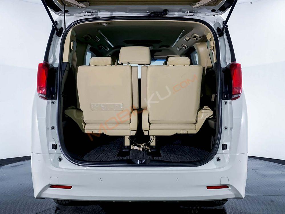 Mobil Toyota Alphard 2018