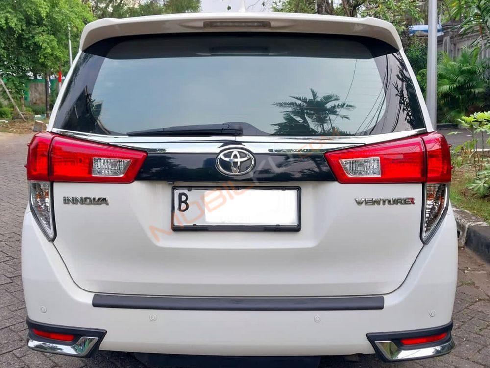 Mobil Toyota Kijang Innova 2018