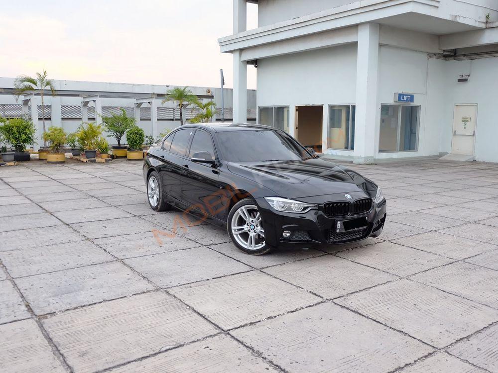 Mobil BMW 3 Series 2016