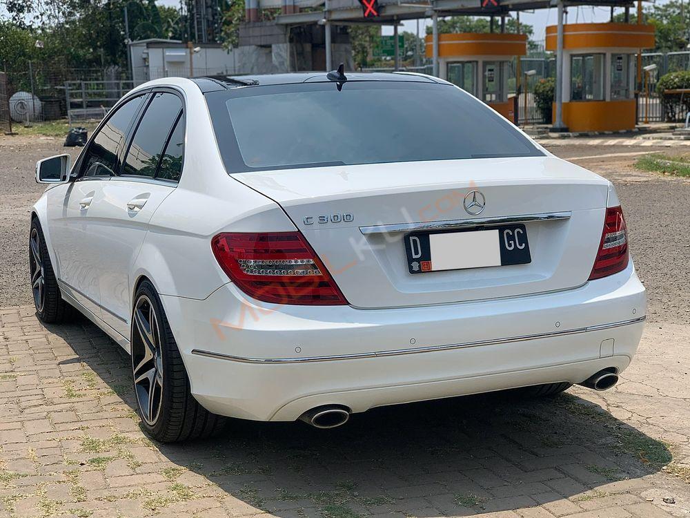 Mobil Mercedes-Benz C-Class 2013