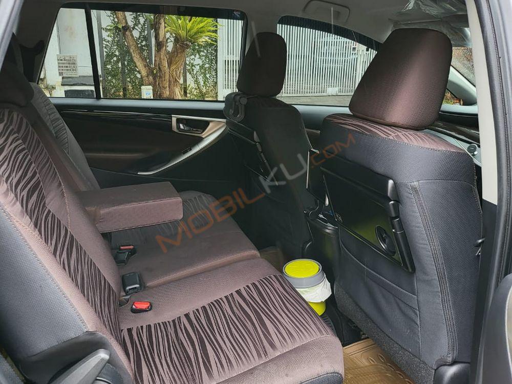 Mobil Toyota Kijang Innova 2021