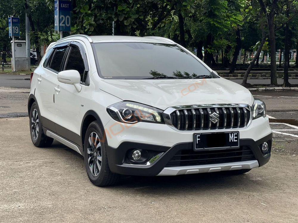 Mobil Suzuki SX4 2018