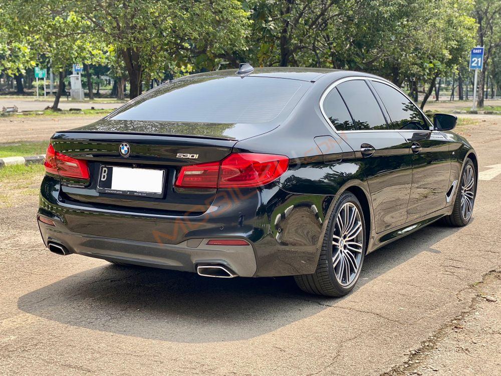 Mobil BMW 5 Series 2020