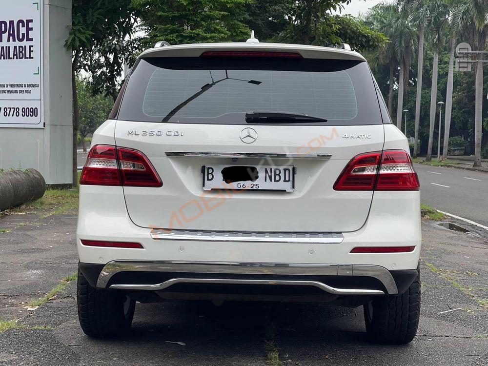 Mobil Mercedes-Benz ML 2015