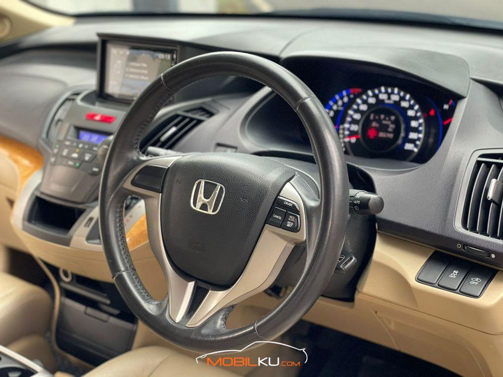 Mobil Honda Odyssey 2010