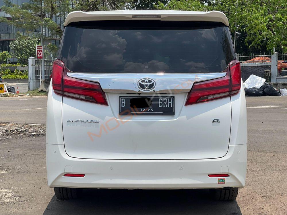 Mobil Toyota Alphard 2020