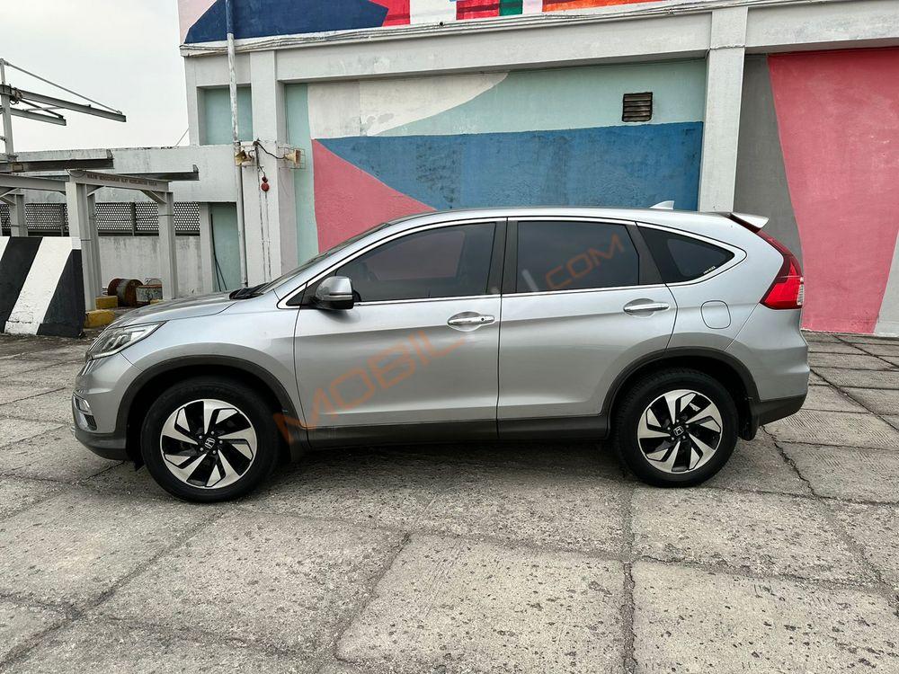 Mobil Honda CR-V 2016