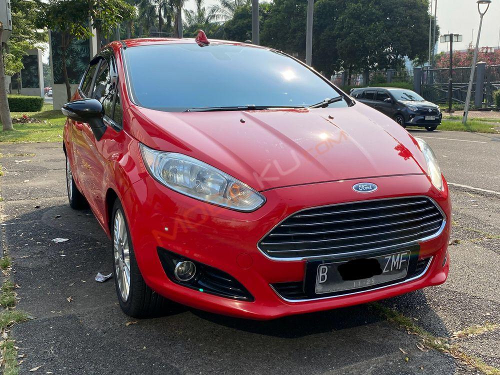 Mobil Ford Fiesta 2013