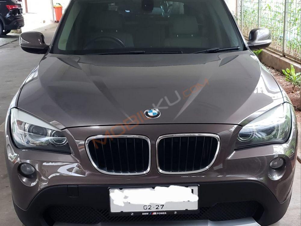 Mobil BMW X1 2012