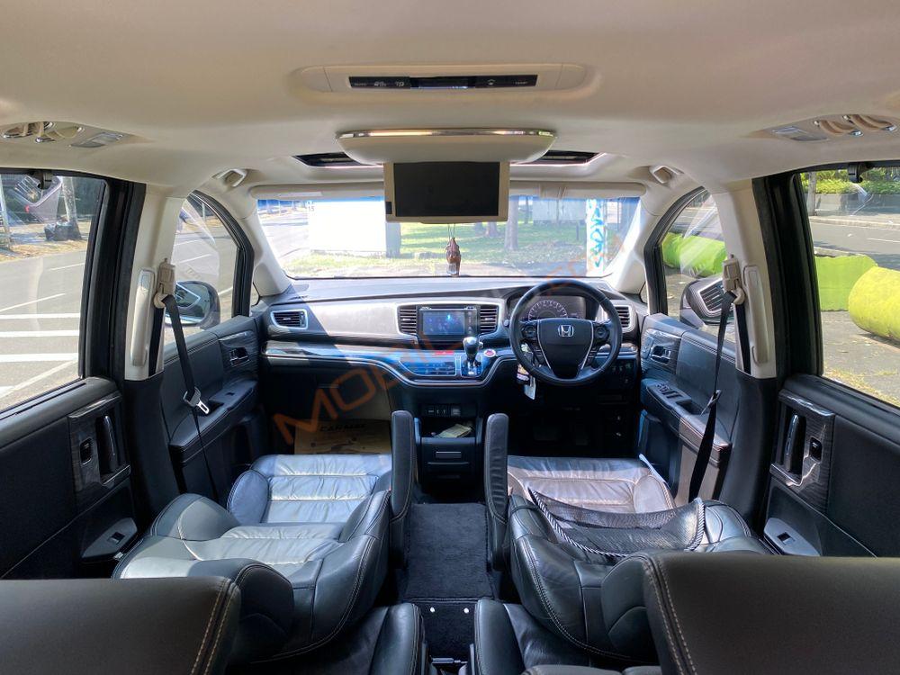 Mobil Honda Odyssey 2016