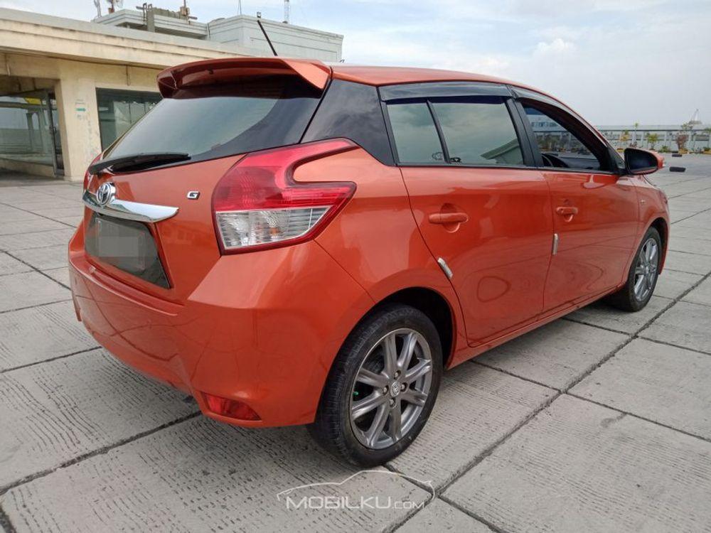 Mobil Toyota Yaris 2016