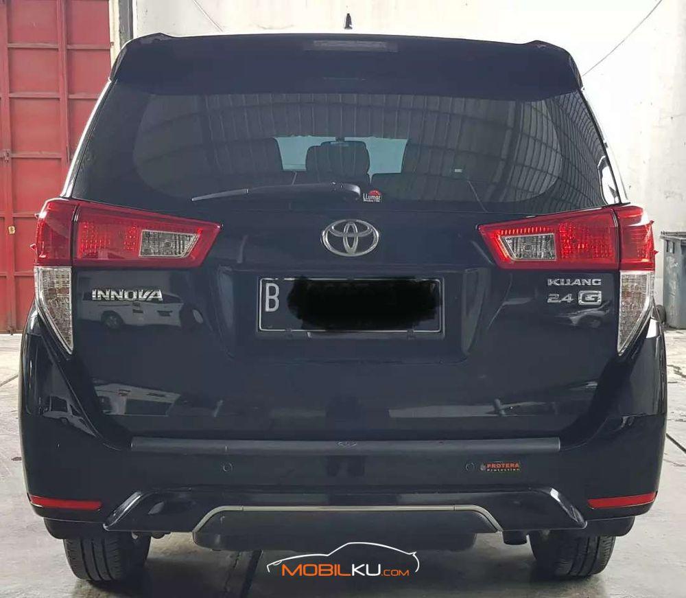 Mobil Toyota Kijang Innova 2018
