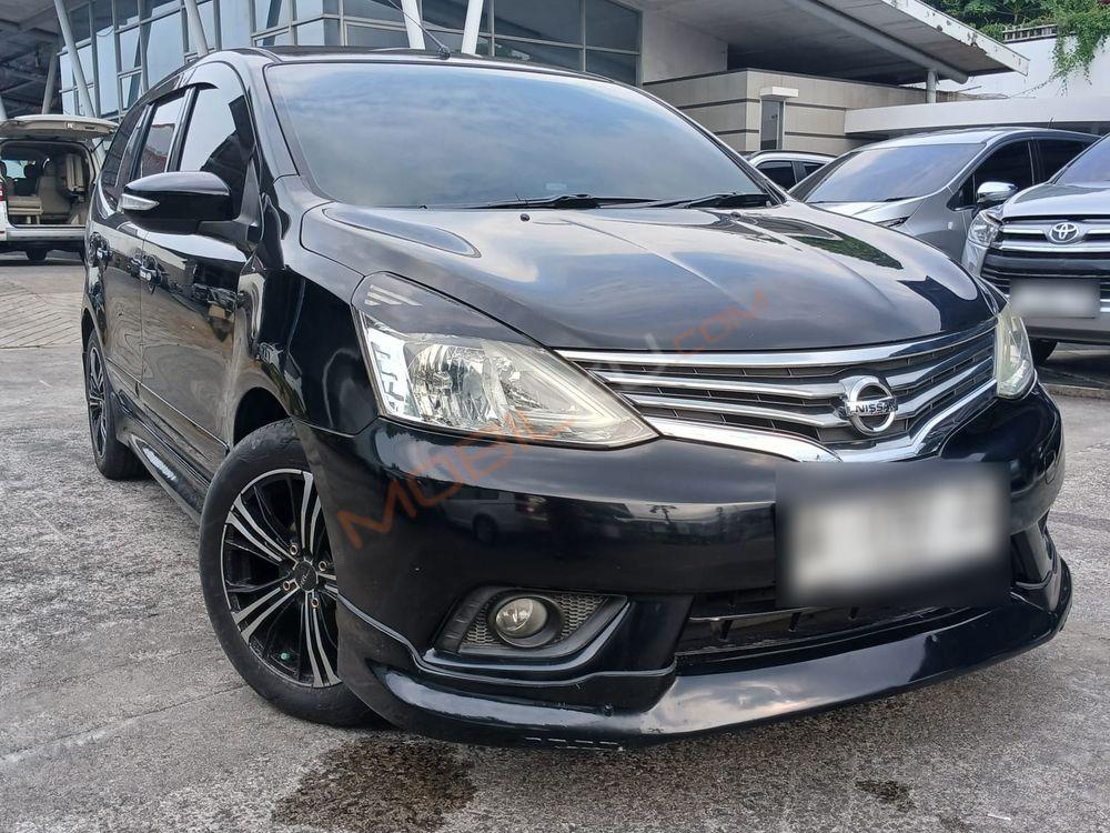 Mobil Nissan Grand Livina 2017