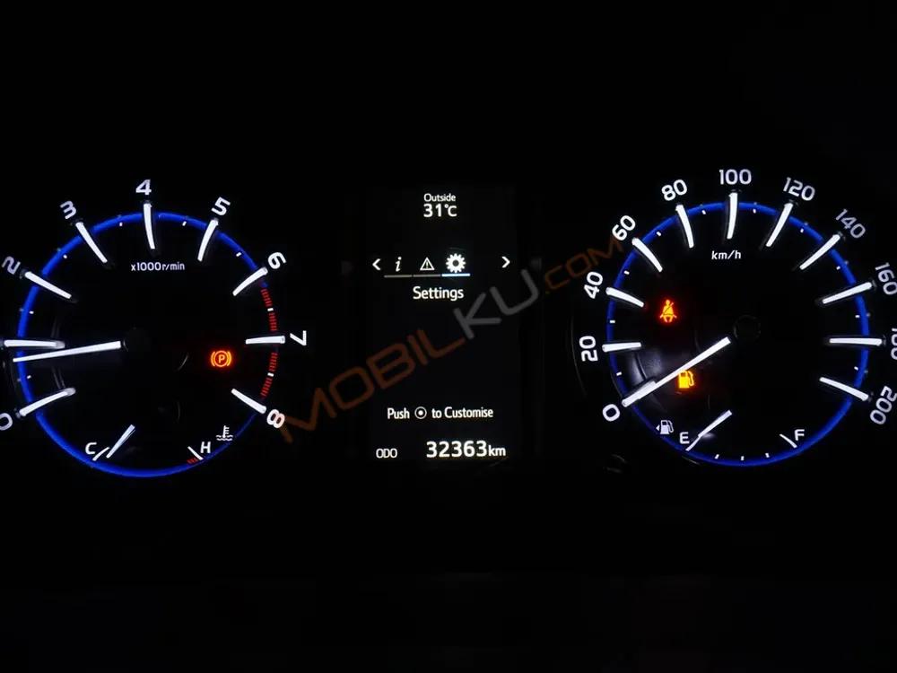 Mobil Toyota Kijang Innova 2019