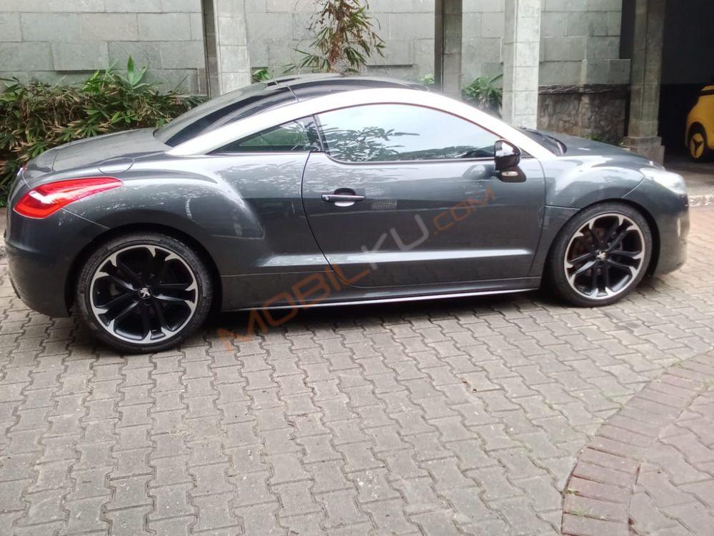 Mobil Peugeot RCZ 2012