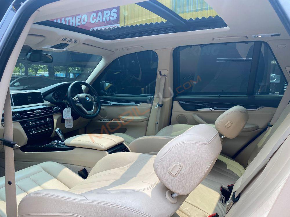Mobil BMW X5 2015