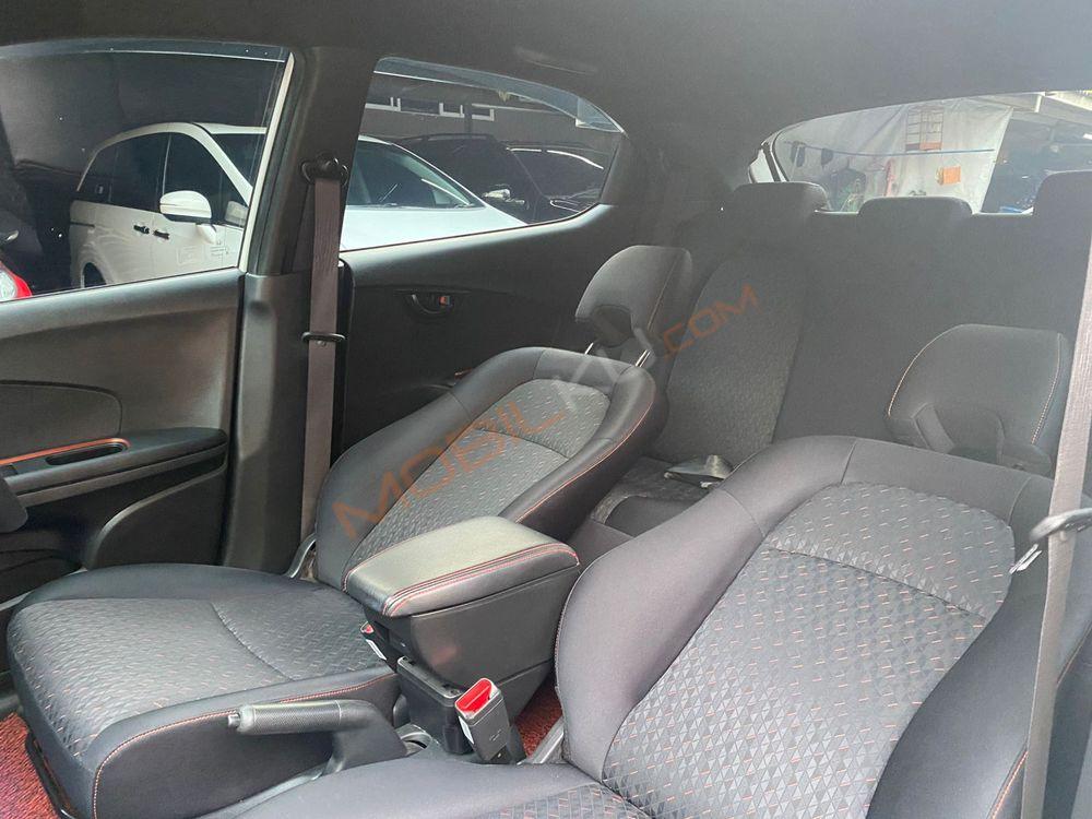 Mobil Honda Brio 2013