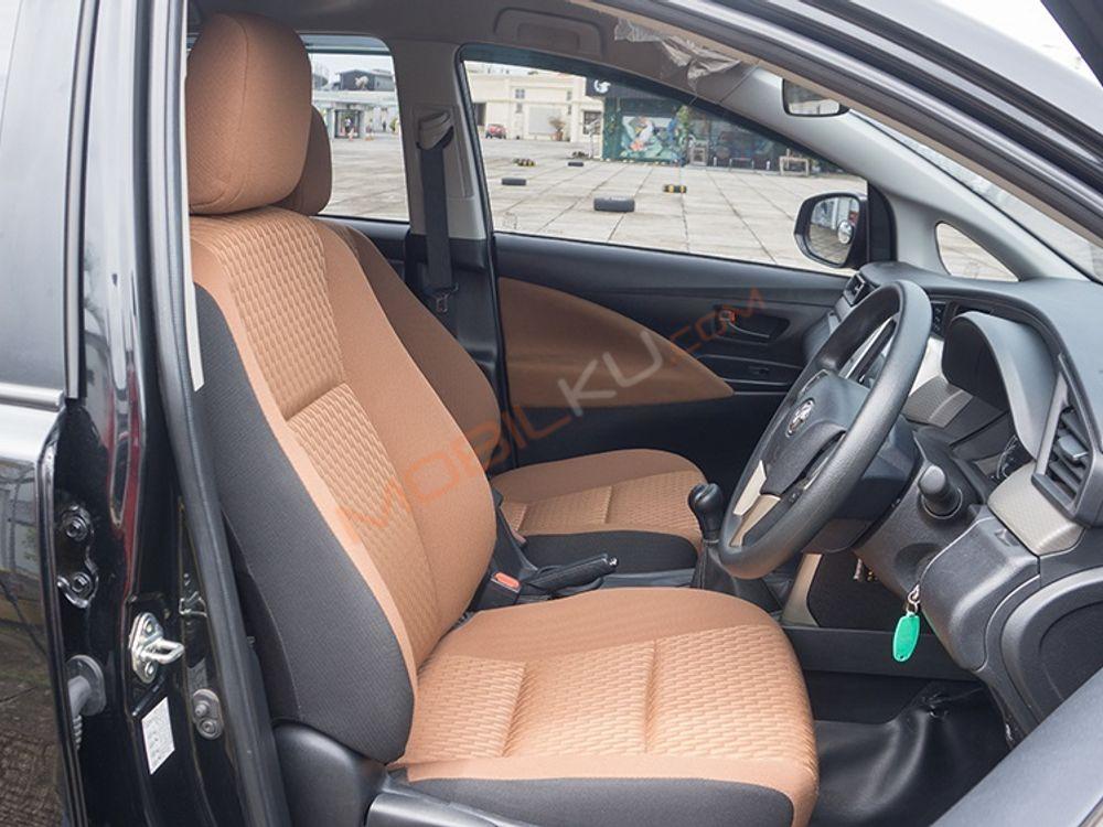 Mobil Toyota Kijang Innova 2019