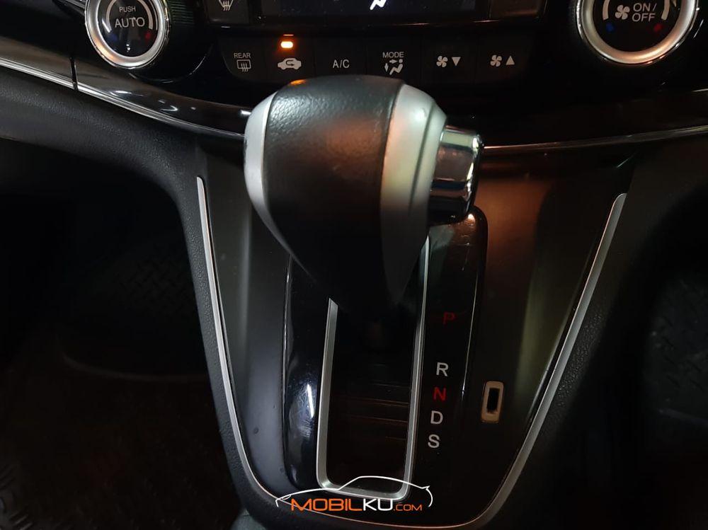 Mobil Honda CR-V 2015