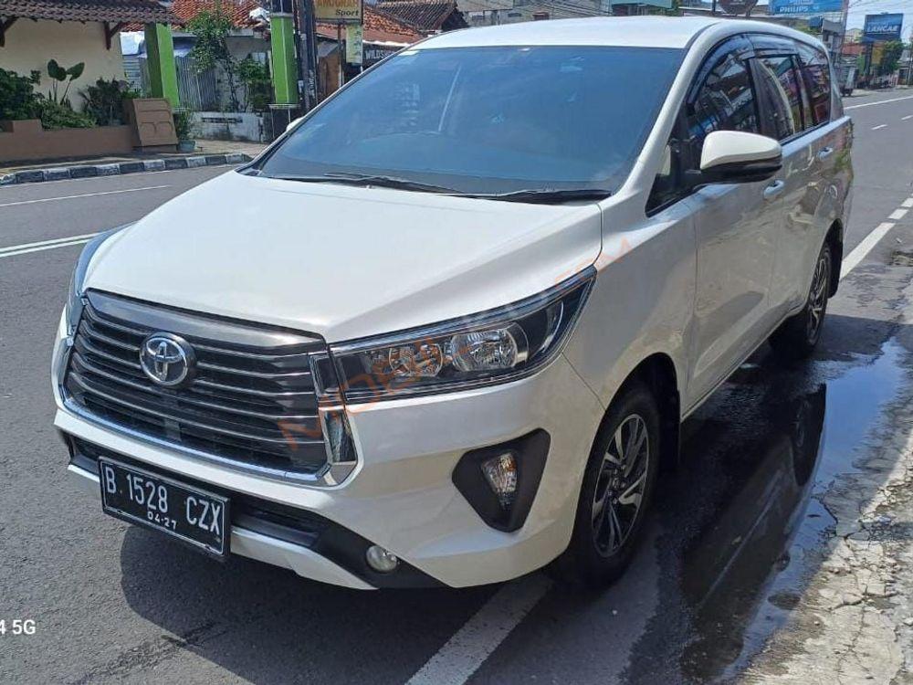Mobil Toyota Kijang Innova 2022