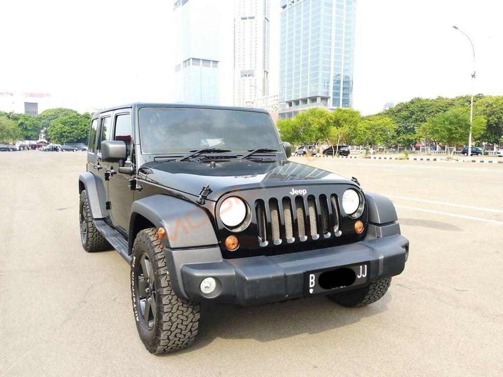 Mobil Jeep Wrangler 2011