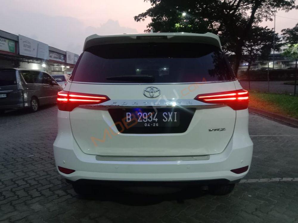 Mobil Toyota Fortuner 2016
