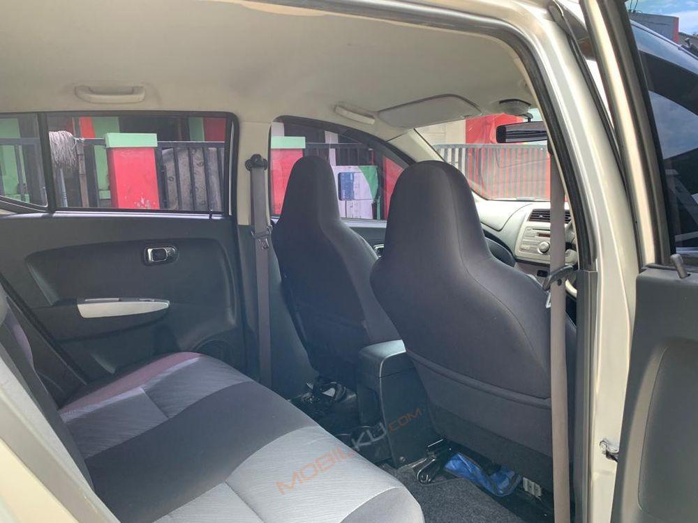 Mobil Toyota Agya 2014