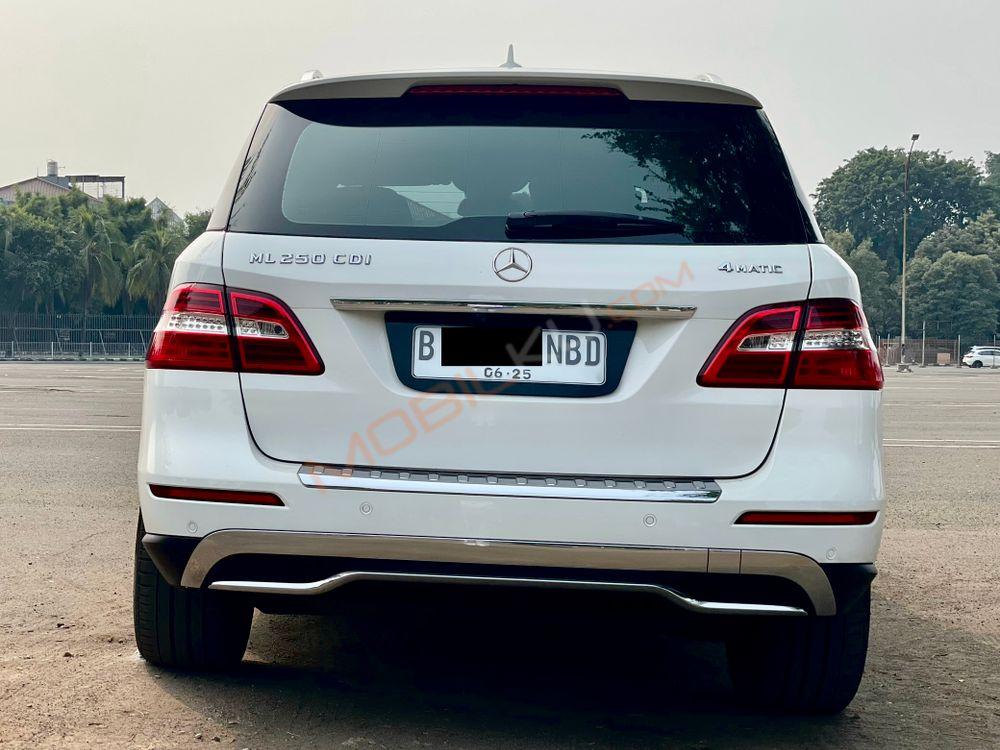 Mobil Mercedes-Benz ML 2015
